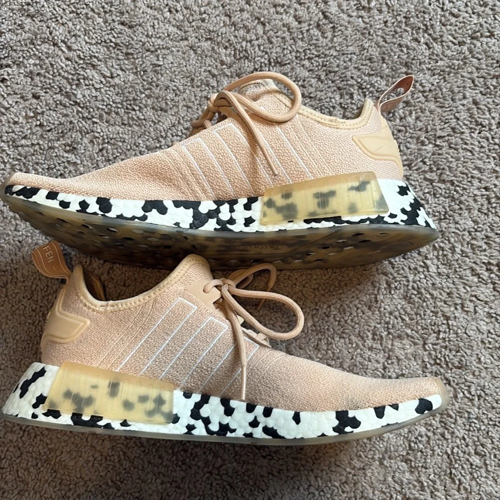 Adidas NMD_R1 Halo Blush Shoes sz 9.5